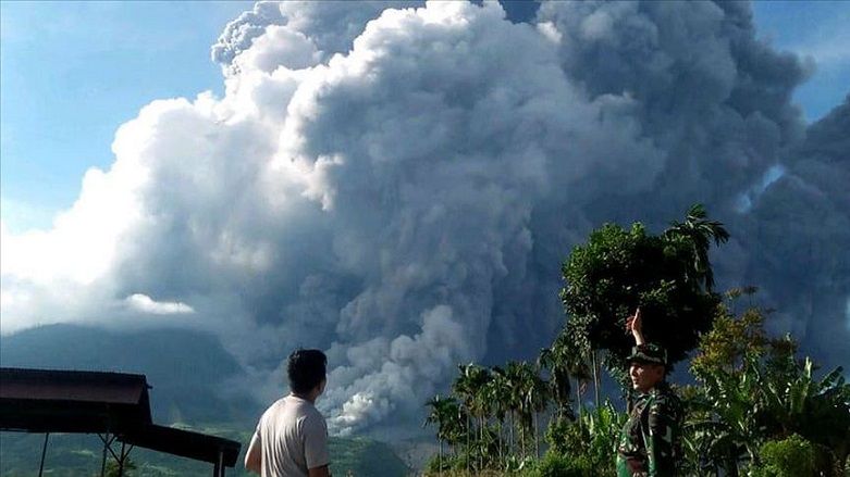 Sinabung Yanardağı’nda patlama
